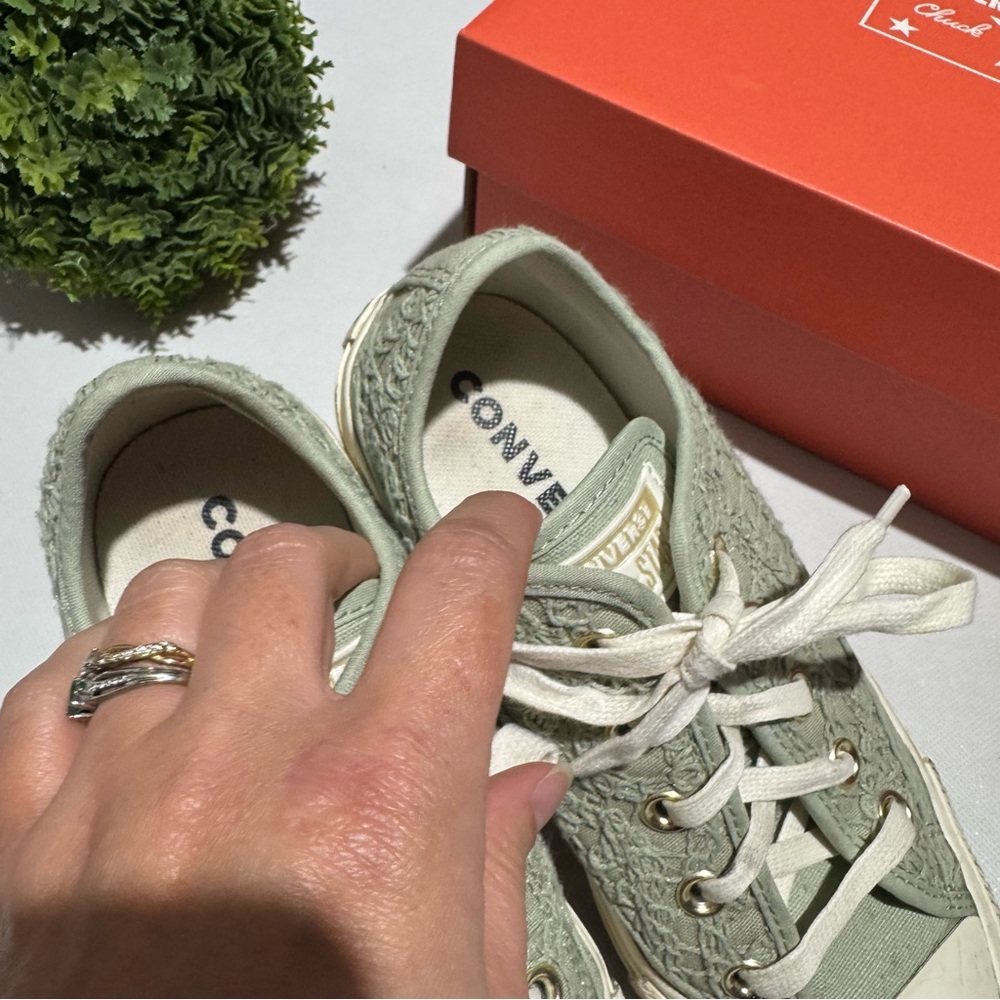 Converse Sage Green Eyelet‎ Lace Lace Up Sneakers Shoes Women’s Size 5.5 Spring - Picture 3 of 5